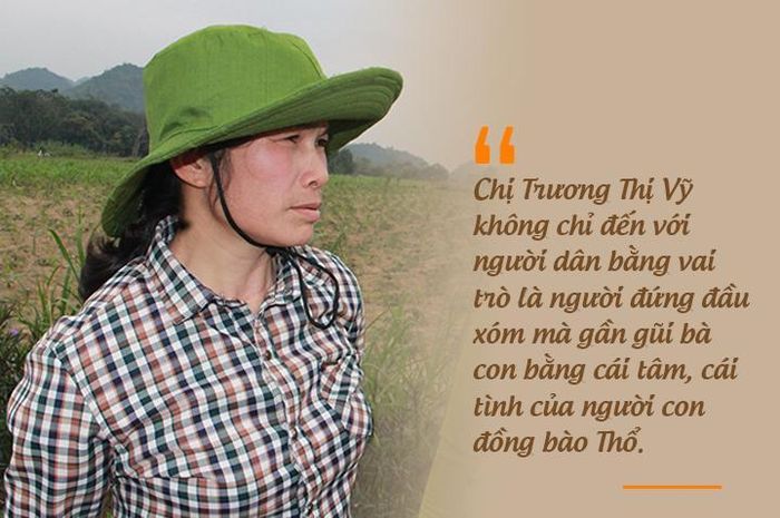 Chị Trương Thị Vỹ được người dân xóm Sợi Dưới tin yêu. Ảnh Phan Giang