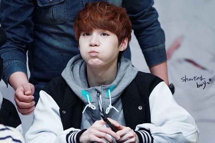 Áo hoodie xám