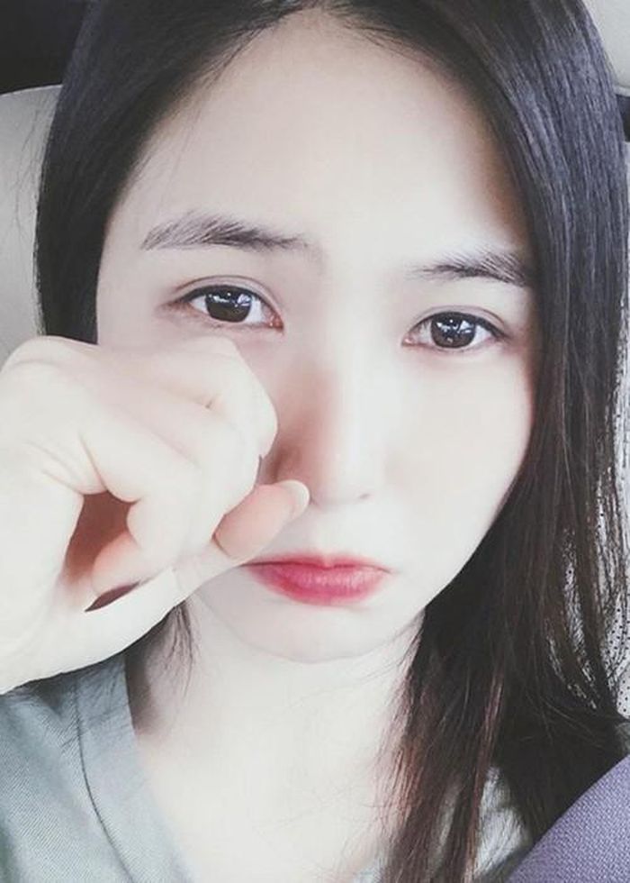 Hương Tràm sang Mỹ du học từ năm 2019. Giữa mùa dịch Covid-19, nữ ca sĩ “khóc ròng” vì không mua được gạo.