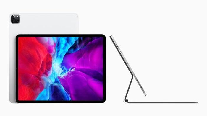 Ra mắt lần đầu vào năm 2015, iPad Pro là dòng tablet cao cấp nhất của Apple. Từ phiên bản 2018, iPad Pro có thiết kế mới, trang bị màn hình viền mỏng và hệ thống nhận diện khuôn mặt Face ID. Giống như iPhone X, iPad Pro được xem là tương lai của dòng tablet nhà Táo.