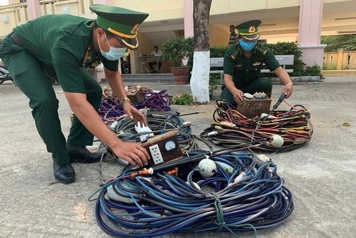 Bộ kích điện lực lượng chức năng thu giữ