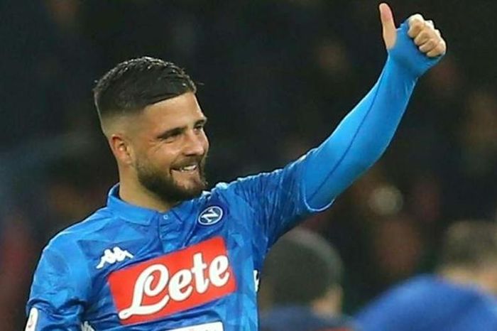 Lorenzo Insigne tích cực ủng hộ vật chất đẩy lùi COVID-19.