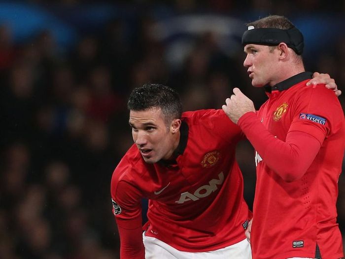  Việc Ferguson ưu ái Van Persie trong mùa cuối tại MU là một trong nhiều lý do khiến Rooney không hài lòng. Ảnh: Getty. 
