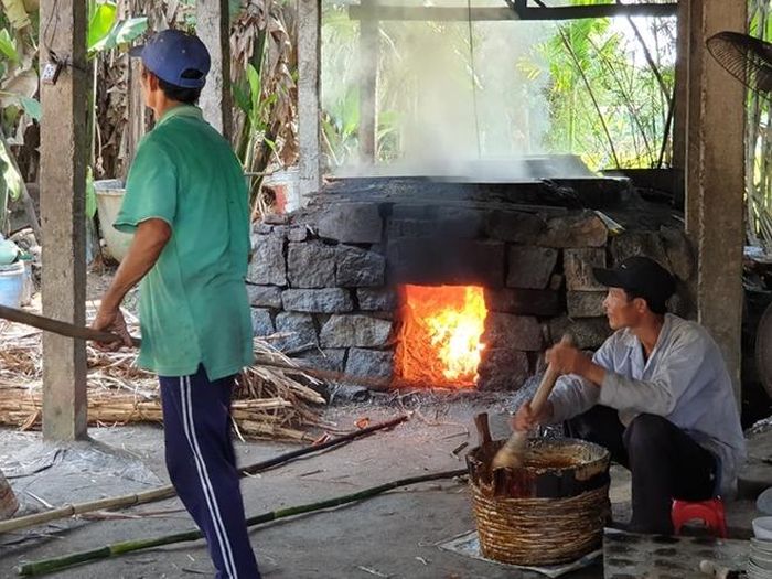 Bã mía được sử dụng làm nguyên liệu đốt lò