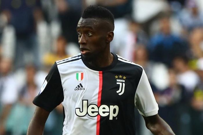  2. Blaise Matuidi. Matuidi vừa dương tính với Covid-19 nhưng giá trị của anh không vì thế mà suy giảm. Tiền vệ người Pháp là mẫu cầu thủ cần cù, có thể quán xuyến tuyến giữa mà bất cứ CLB nào cũng cần. 