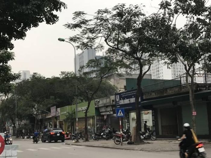 Hàng chục kiot, cửa hàng được Công ty XNK Thủy sản "xẻ" đất vàng cho thuê, lấn chiếm vỉa hè