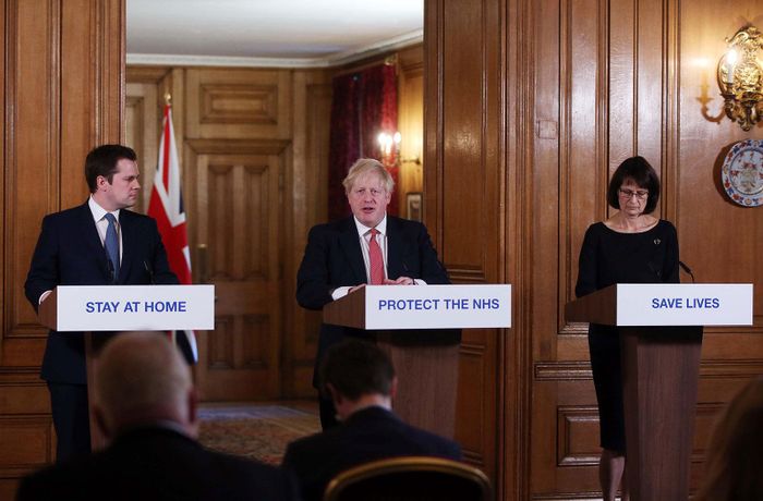  Thủ tướng Anh Boris Johnson trong cuộc họp báo hôm 22/3
