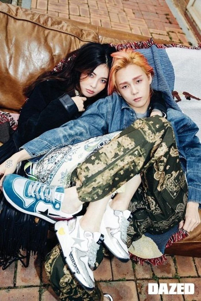 Từ sau khi công khai hẹn hò, HyunA thường xuyên đăng ảnh dạo chơi, du lịch với bạn trai lên trang cá nhân. Cô không ngần ngại chia sẻ những khoảnh khắc thân mật như ôm, hôn với người hâm mộ. Tình cảm chân thành của hai người nhận được nhiều lời chúc mừng của fan.