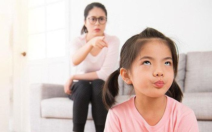  Trẻ nghịch ngợm, phá phách là biểu hiện của hành động khám phá thế giới, chưa hẳn là hư đốn. 