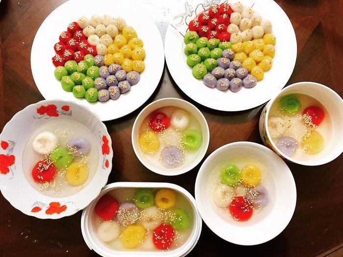 Bánh trôi bánh chay ngũ sắc được làm trong ngày 3/3 âm lịch hàng năm