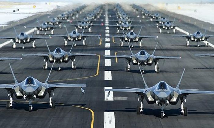 F-35 đang có nhiều lợi thế trên thị trường vũ khí thế giới và sẽ là dòng máy bay chiến đấu chủ lực của Mỹ và đồng minh trong nhiều thập niên tới.