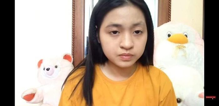 "Cam thường mà khác hẳn ảnh bị người khác chụp được luôn, càng thanh minh càng chối tai, tốt nhất nên im lặng đi", "Ai cũng biết bạn xinh xấu ra sao, bạn cứ phải lấy hết lý do này đến lý do khác để ngụy biện làm gì nhỉ?" - Dân mạng bình luận.