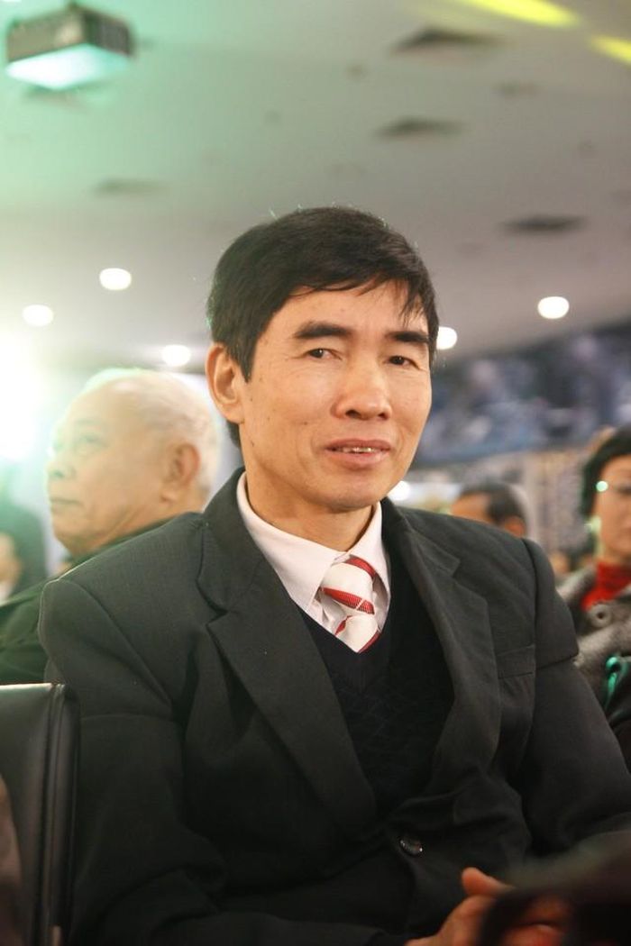 Nhà thơ Nguyễn Hữu Quý (Ảnh: Hoa Quỳnh)