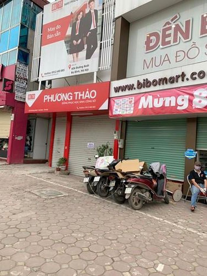  Các cửa hàng kinh doanh tạm nghỉ, nhưng người dân vui vẻ chấp hành, chung tay đẩy lùi dịch Covid-19 