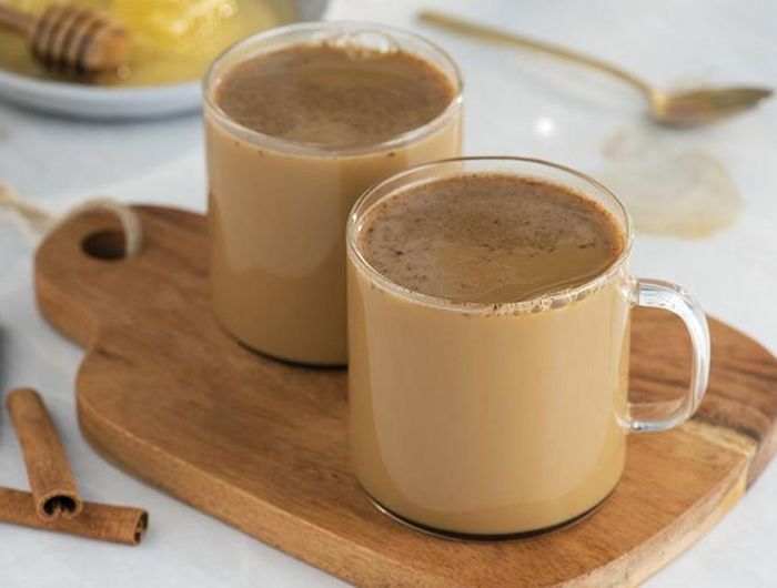  Đến với Tây Ban Nha, du khách đừng quên thưởng thức món cà phê Miel nổi tiếng. Miel là sự kết hợp hoàn hảo giữa vị mật ong ngọt dịu, sữa nóng cùng bột quế trên nền cà phê Espresso truyền thống 