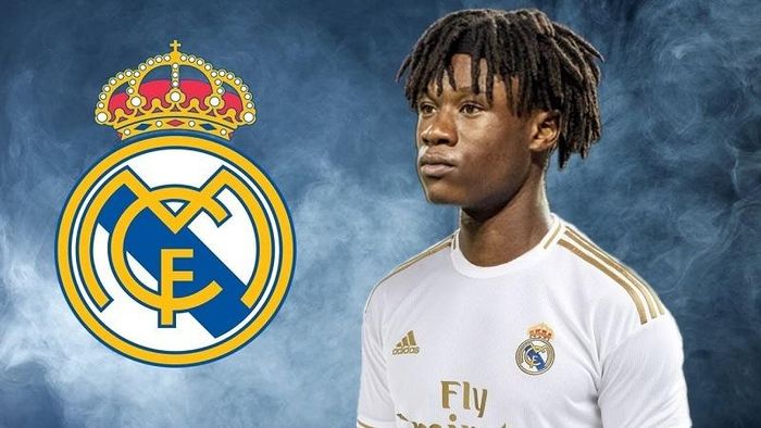 Zidane chấp nhận bỏ Paul Pogba và thay bằng Eduardo Camavinga.