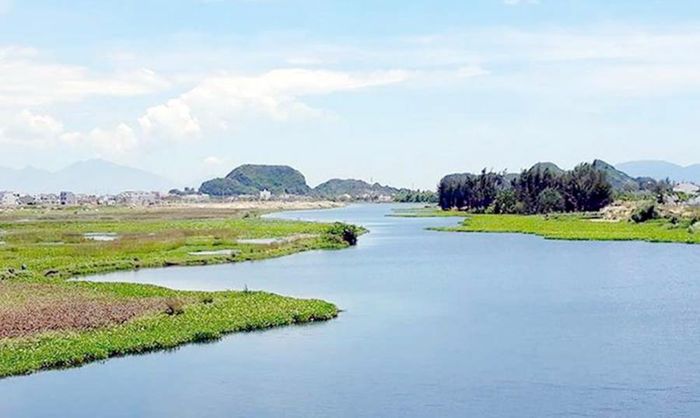 Sông Cổ Cò đoạn qua Đà Nẵng.
