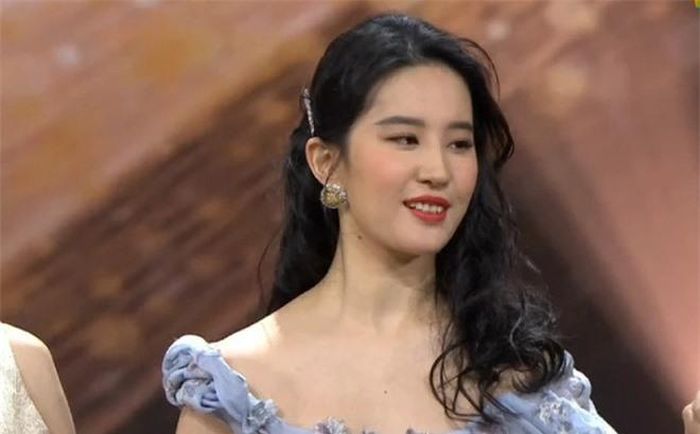 Khoảnh khắc nhan sắc của Lưu Diệc Phi gây thất vọng đối với người hâm mộ.