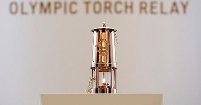 Ngọn lửa Olympic được đưa vào trong một chiếc đèn để rước qua 47 tỉnh trên toàn Nhật Bản. Ảnh: Tokyo2020.org 
