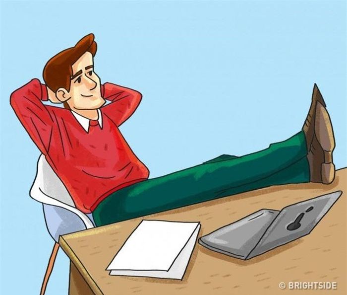 Đặt chân lên bàn: Hành động này hàm chứa rất nhiều điều: cư xử tệ, thiếu tôn trọng, thể hiện thái độ trịch thượng, thích kiểm soát hoặc đơn giản chỉ là người ấy thấy thoải mái trong tư thế này.