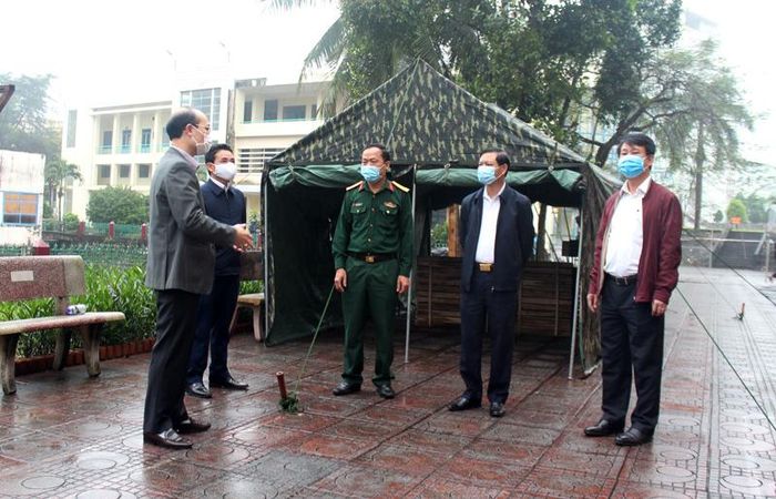 Đoàn kiểm tra khu cách ly tập trung của T.P Sông Công.