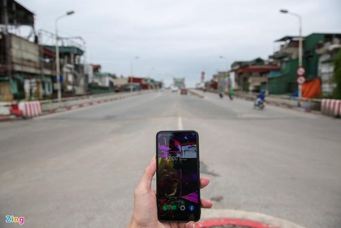  Cầu Chương Dương nhìn từ vòng xoay lối lên xuống giữa Trần Nhật Duật và Trần Quang Khải. Ảnh: Tùng Đoàn. 