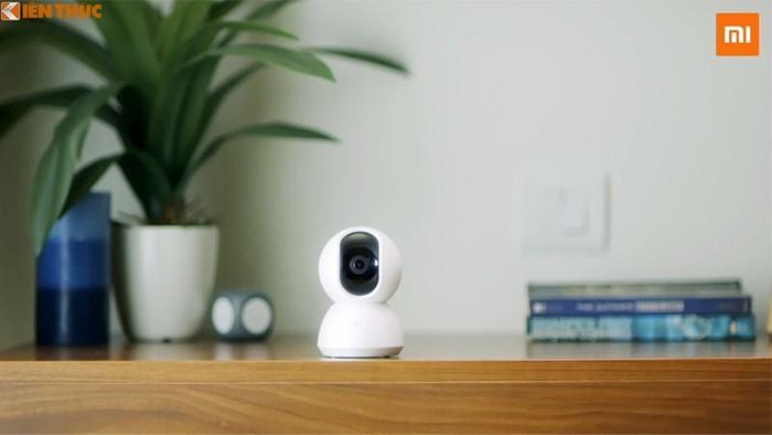 Mi Smart Camera PTZ giá khá rẻ, với 660.000 đ cho một thiết bị theo dõi tại nhà có nhiều tính năng và chất lượng hình ảnh 2K là đáng mua.