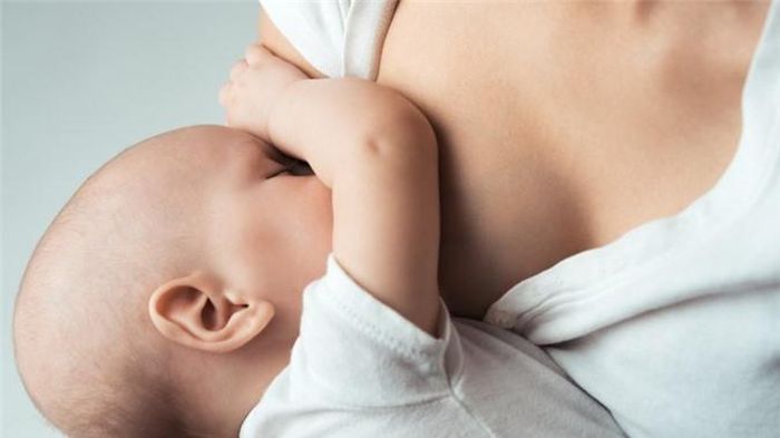  Vú nuôi là những người không đáng tin: Các gia đình khá giả thường thuê một vú nuôi để hỗ trợ người mẹ trong thời kì nuôi con bằng sữa. Tuy nhiên, các bà mẹ của thế kỷ 20 thường được cảnh báo rằng nên cảnh giác với những người được trả tiền để trông nom con của họ bởi đây là những người không đáng tin tưởng. 