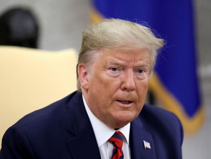 Tổng thống Mỹ Donald Trump phát biểu trước báo giới rằng, ông đang cầu nguyện cho “người bạn tốt” của mình. Nhà lãnh đạo Mỹ nói thêm, ông đã yêu cầu các công ty dược phẩm liên hệ với Chính phủ Anh về tình trạng của ông Johnson để xem “liệu chúng tôi có thể giúp đỡ được gì hay không”