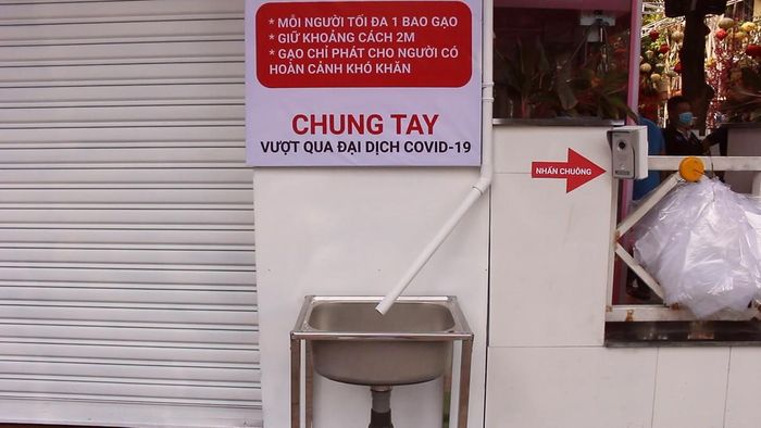 Mô hình phát gạo tự động