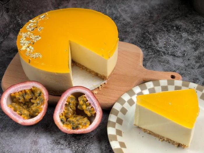 Bánh mousse chanh leo "thần thánh" không dùng lò nướng. (Ảnh: Lê Cẩm)