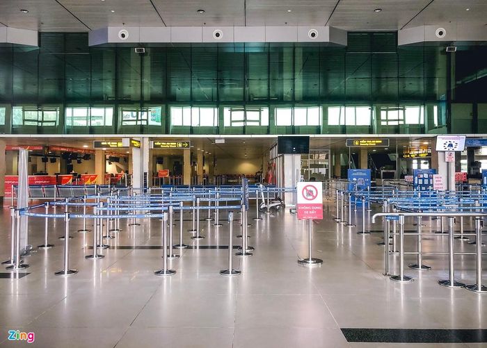  Khu vực làm thủ tục của các hãng đã được dọn sạch sẽ. 