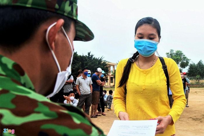  Ông Nguyễn Phú Thành, Trưởng ban chỉ huy khu cách ly tại trường Phổ thông Dân tộc Nội trú THCS Tương Dương, cho hay đến nay có 242 người được cách ly sức khỏe đều ổn định, mọi người đều hài lòng về điều kiện sinh hoạt, ăn ở trong quãng thời gian 14 ngày. 