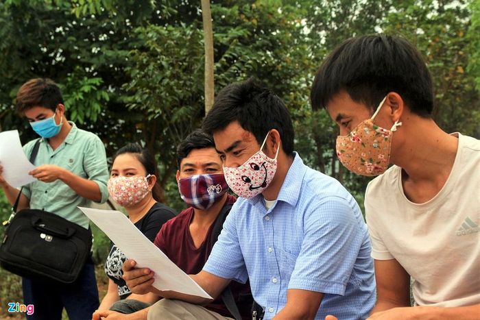Họ vui mừng khi sức khỏe đều đảm bảo, không ai lây nhiễm Covid. “Chúng tôi vui mừng khi hết thời hạn cách ly và sức khỏe vẫn ổn định. Tôi đã có nhiều tình cảm với mảnh đất này. Sáng, chiều được dậy tập thể dục trong khuôn viên rộng lớn, đo thân nhiệt 2 lần, rảnh rỗi làm vườn hoa, trồng rau… rất thoải mái”, chị Chu Thị Viện (quê huyện Nam Đàn - Nghệ An) nói.