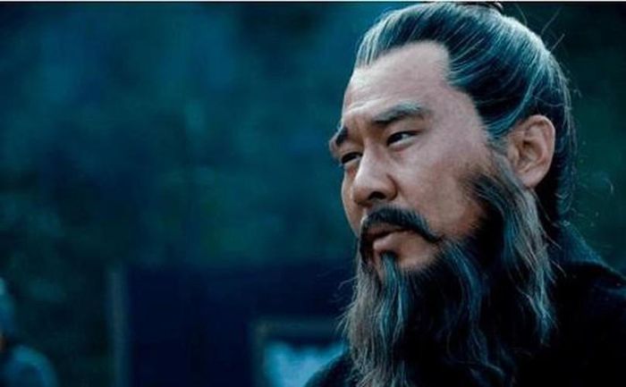 Châu thị được xem là một mỹ nhân có tư sắc hơn người. Dù Châu thị là một góa phụ nhưng Tào Tháo bất chấp tất cả để có được người đẹp làm người bầu bạn sớm tối.
