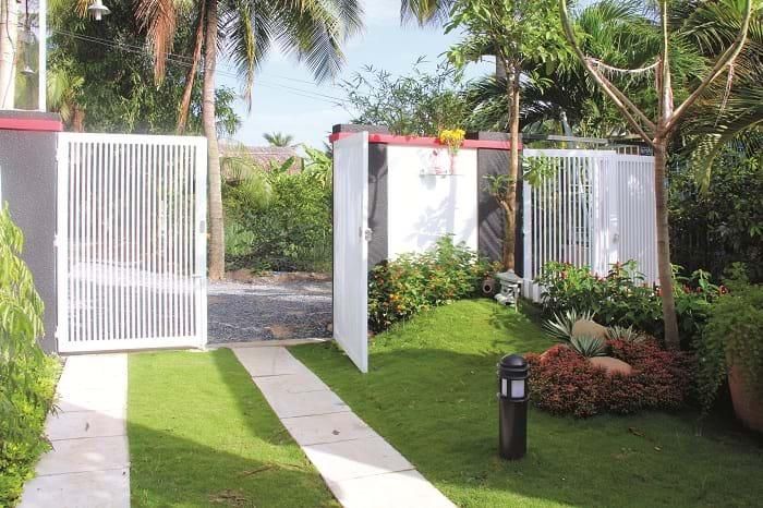 Phía trước dẫn dắt bằng không gian xanh.