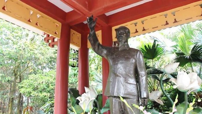Kể từ đó, Đồi 79 Mùa xuân không chỉ là quần thể văn hóa tâm linh để người dân tưởng nhớ công lao của Chủ tịch Hồ Chí Minh mà còn là khu du lịch hấp dẫn - nơi người dân đến tham quan, ngắm cảnh.