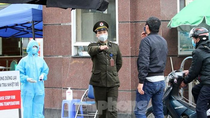 Hơn 4.000 cán bộ, y, bác sỹ bệnh viện Bạch Mai đã được xét nghiệm âm tính với virus SARS-CoV-2 sau 2 đến 3 lần. Gần 1.600 bệnh nhân được chuyển về tuyến dưới và các bệnh viện của Hà Nội, tất cả đều có kết quả tương tự.