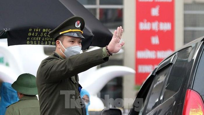  Tuy nhiên, theo lãnh đạo Bệnh viện Bạch Mai thì cần ít nhất 2 tuần nữa các hoạt động khám chữa bệnh tại đây mới chính thức trở lại bình thường.