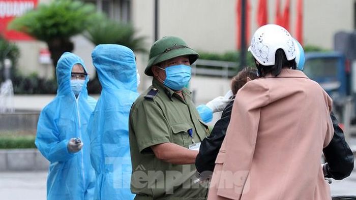 Việc xuất hiện bệnh nhân dương tính với virus SARS-CoV-2 kèm theo 2 tuần phong tỏa cách ly nên việc khử trùng phải được thực hiện rất kỹ lưỡng trước khi tiếp nhận bệnh nhân vào khám bệnh và điều trị nội trú.