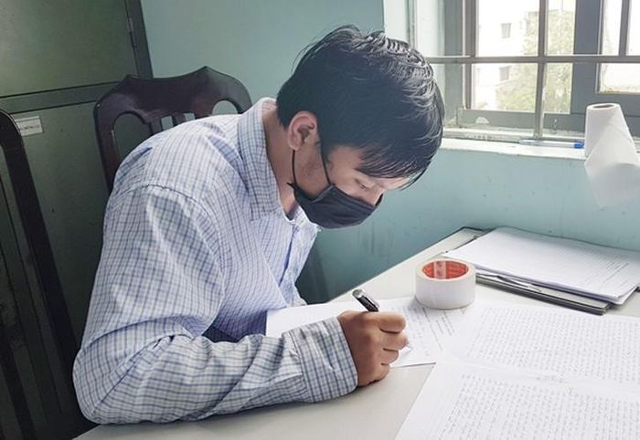  Nguyễn Đình Mạnh (SN 1989) trú tại phường Đông Ngạc, quận Bắc Từ Liêm có 1 tiền án về tội trộm cắp tài sản. Khi tham gia trộm cắp cùng nhóm Sinh, Mạnh đang "đợi" TAND TP Vĩnh Yên, tỉnh Vĩnh Phúc xét xử phiên phúc thẩm tội danh trộm cắp tài sản 
