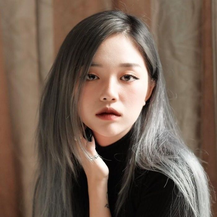 Tuy nhiên, Linh Ngọc Đàm lại cho biết cô chưa từng tố Midu cũng như than vãn trong suốt quá trình thực hiện lẫn truyền thông cho MV.