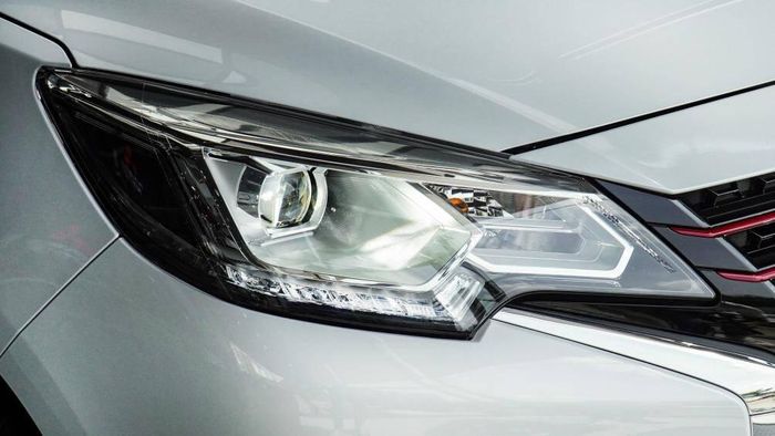 Không những cho cường độ chiếu sáng cao mà tuổi thọ của đèn LED cũng rất lâu