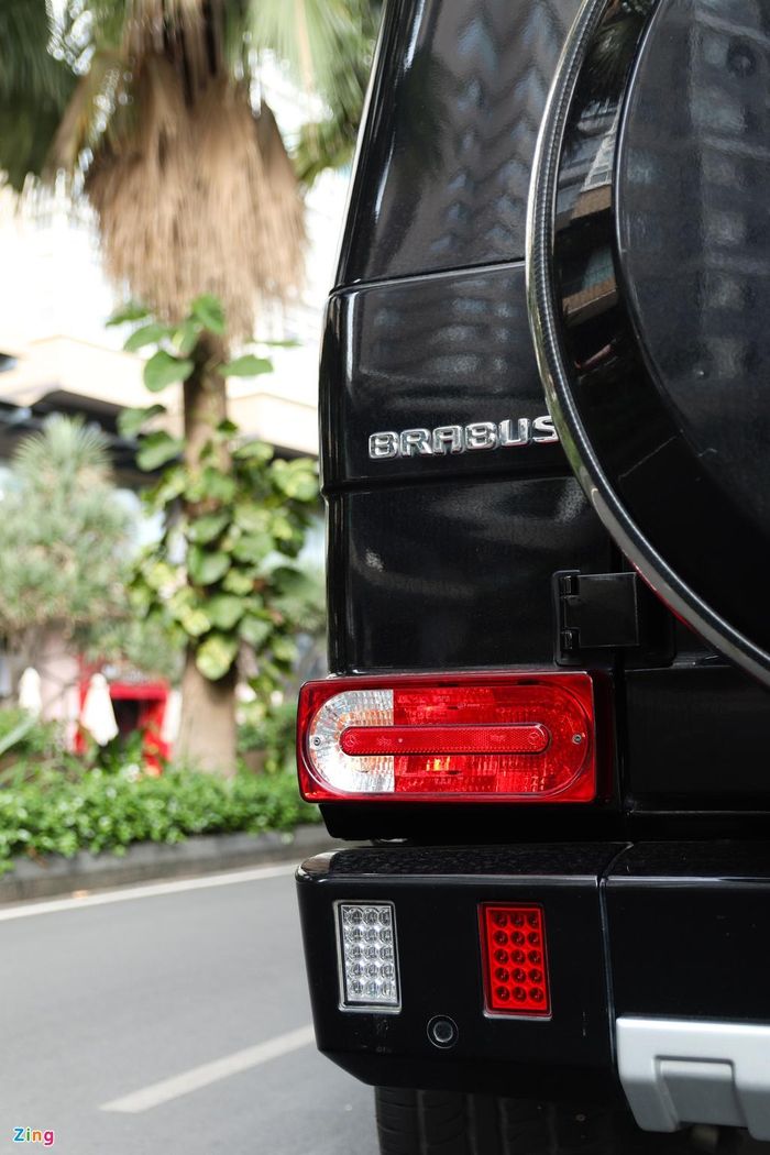  Hãng độ danh tiếng Brabus đã nâng cấp cho chiếc SUV bộ bodykit thân rộng Widestar. Điều này giúp mẫu SUV càng thêm cứng cáp và hầm hố hơn. 