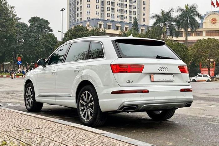 Động cơ 2.0 TFSI quattro sản sinh công suất tối đa 252 mã lực, momen xoắn tối đa 370 Nm, cho phép xe tăng tốc từ 0 lên 100 km/h trong thời gian 7,1 giây và có mức tiêu thụ nhiên liệu 7.4lít/100km.