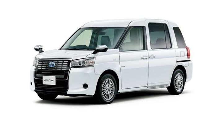  Toyota JPN Taxi, dòng xe chuyên dùng chở khách của Toyota tại Nhật Bản. 
