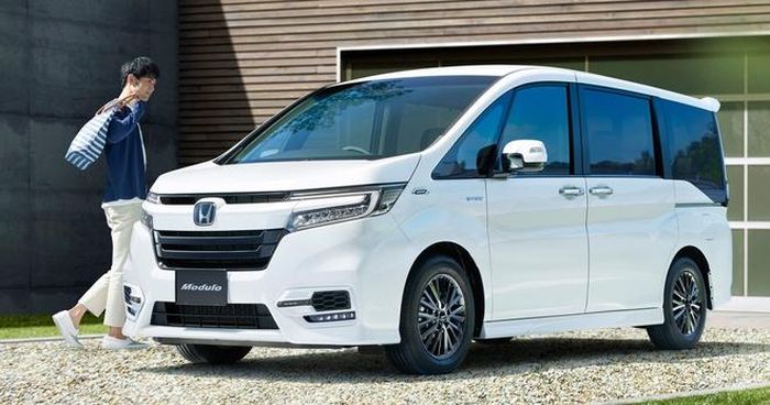 Các phiên bản Honda Odyssey và StepWGN dành cho thị trường Nhật Bản.