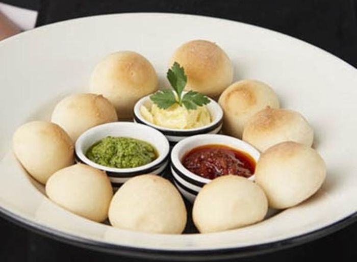 Sắp xong rồi... chấm với cái gì cũng yummy...