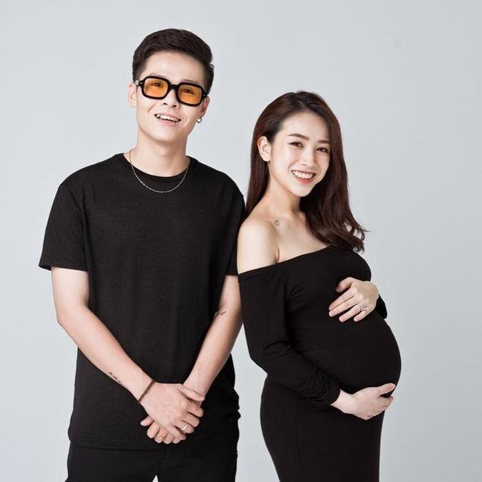  Joyce Pham đăng ảnh chụp với chồng trong những tháng cuối thai kỳ. 