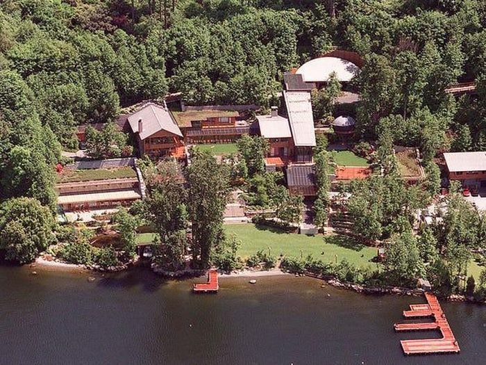  Tỷ phú Bill Gates thường bắt đầu ngày mới của mình trong ngôi nhà ở Medina (Washington). Ảnh: Getty Images. 